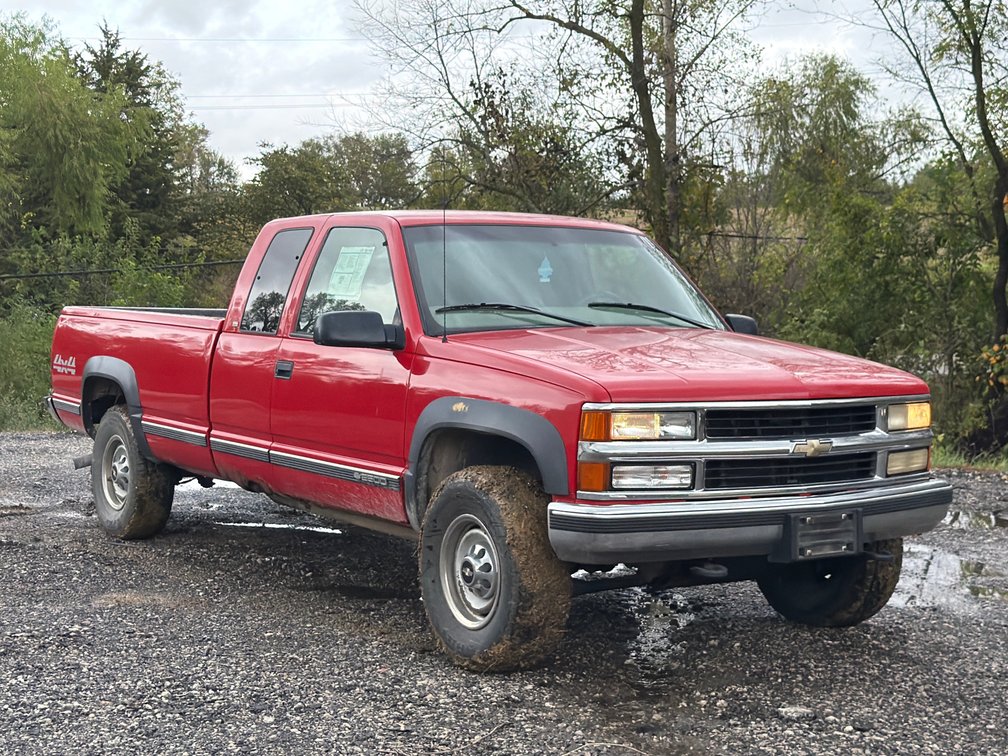 1998 Chevrolet K2500 4WD Pickup Truck