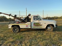 1986 Ford F350 Wrecker/Tow Truck