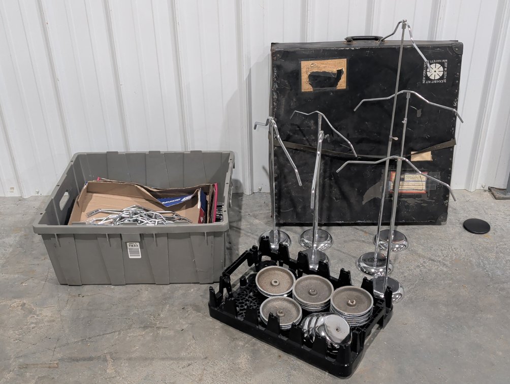 Apparel Display Stands And Exhibit Case