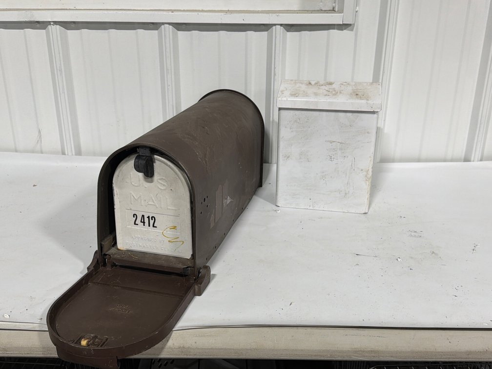 Curbside And Wall Mount Mailboxes