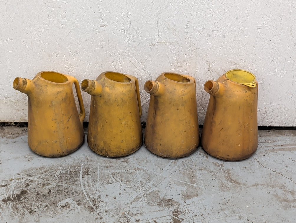 Plastic Fluid Dispensing Jugs