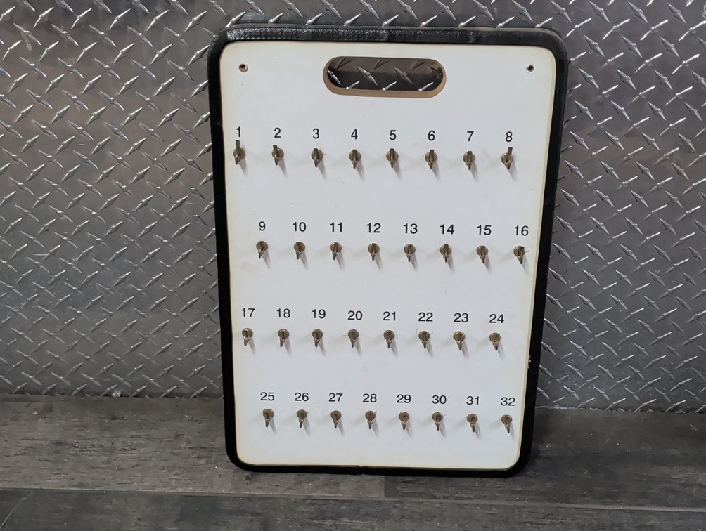 32-Hook Numbered Key Organizer Board