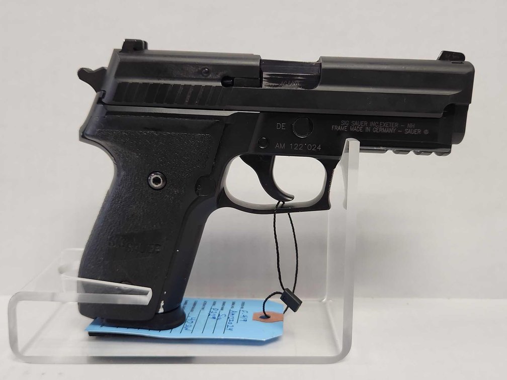 Sig Sauer 40 Cal Semi-Auto Handgun
