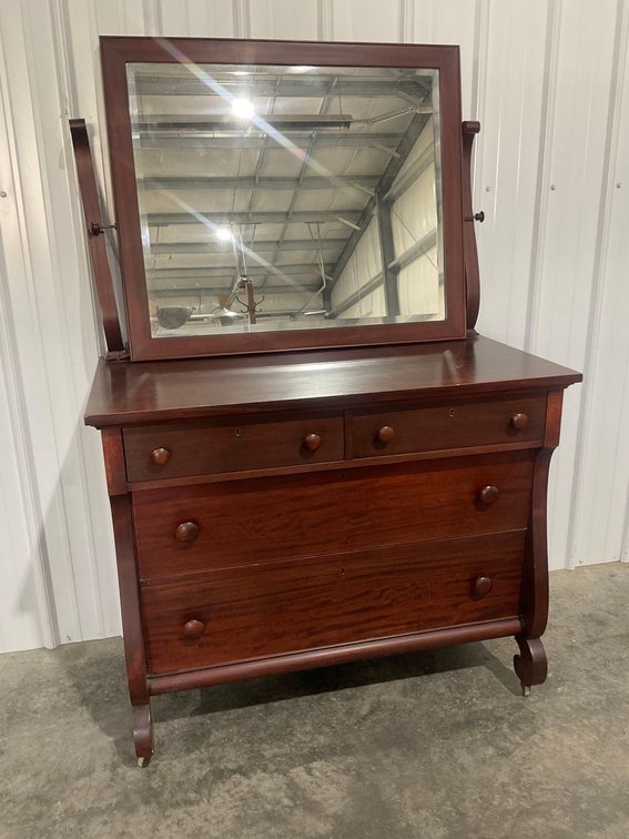 Dresser With Mirror 