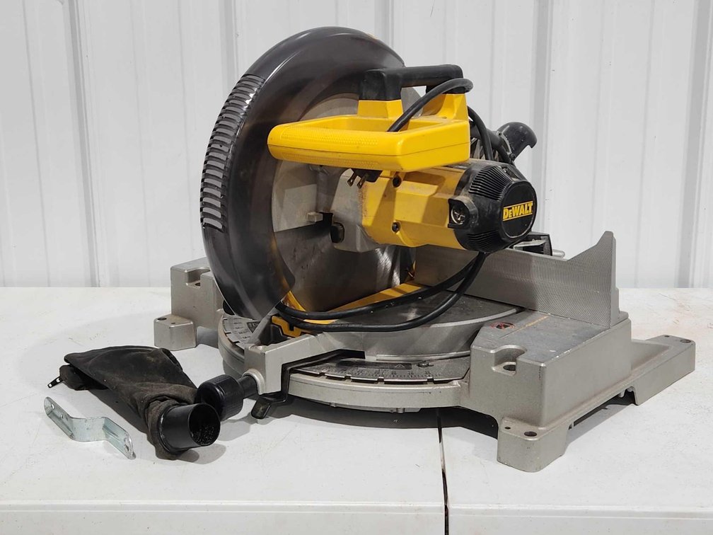 Dewalt Compound Miter Saw