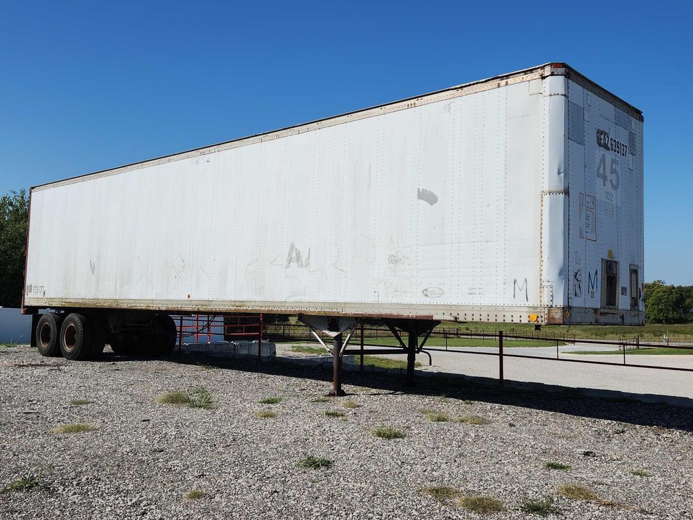 1985 Strick Semi Trailer 