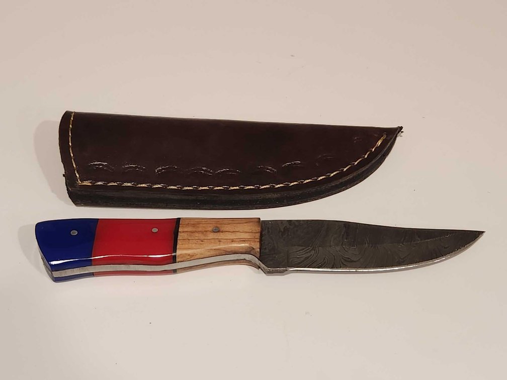 Handmade Damascus Steel Knife With Leather Sheath