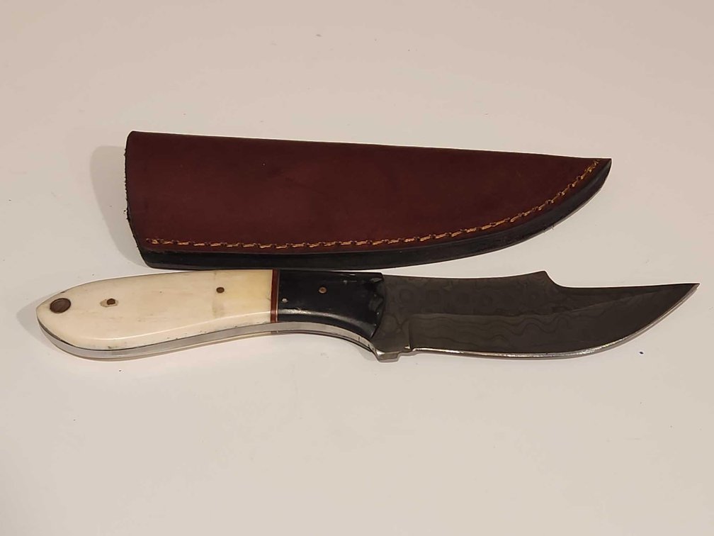 Handmade Damascus Steel Knife With Leather Sheath