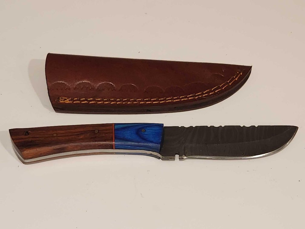 Handmade Damascus Steel Knife With Leather Sheath