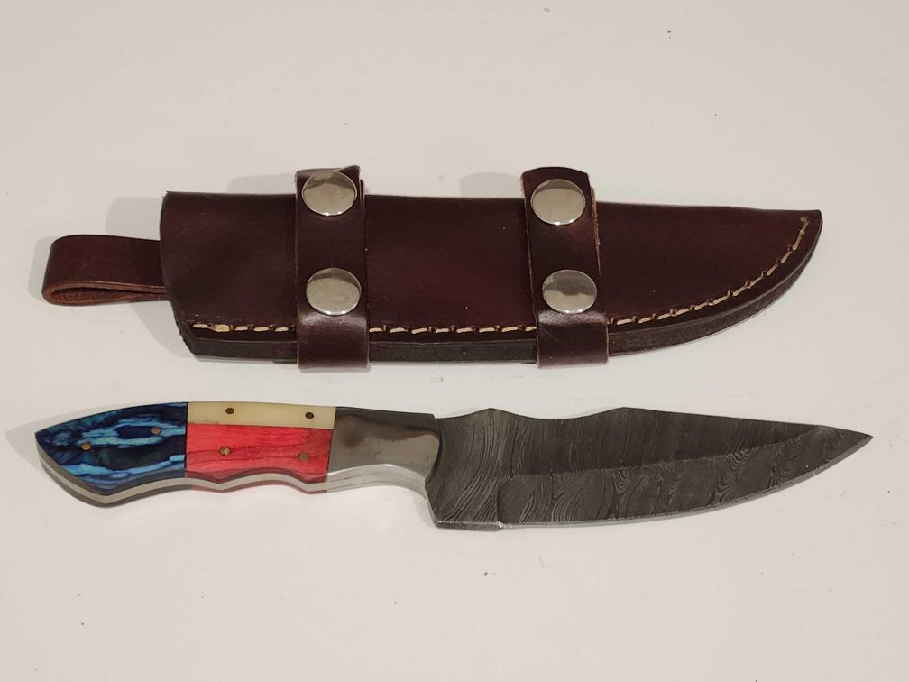 Handmade Damascus Steel Knife With Leather Sheath