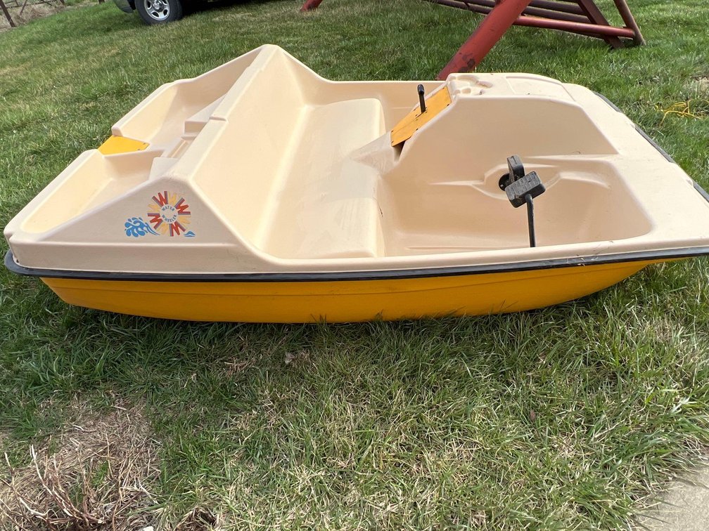 1990 Water Wheeler Paddle Boat 