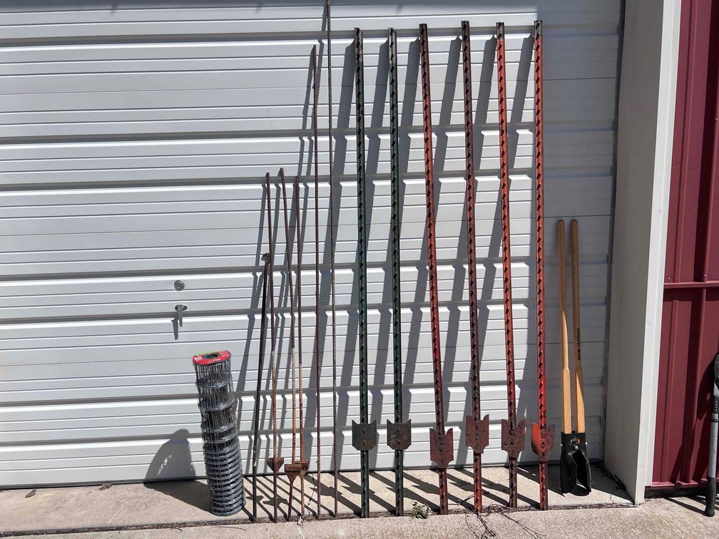 T-Posts And Post Hole Digger 