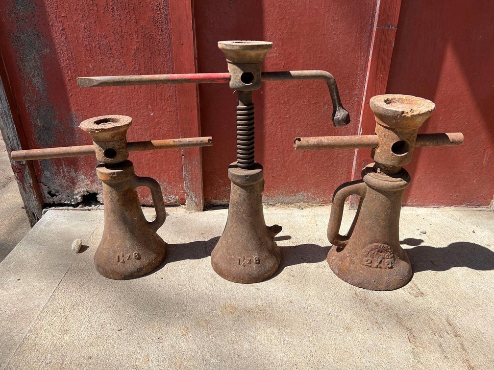 Vintage Barn/House Screw Jacks 