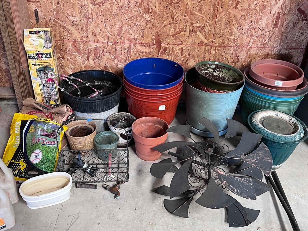Lawn & Garden Supplies