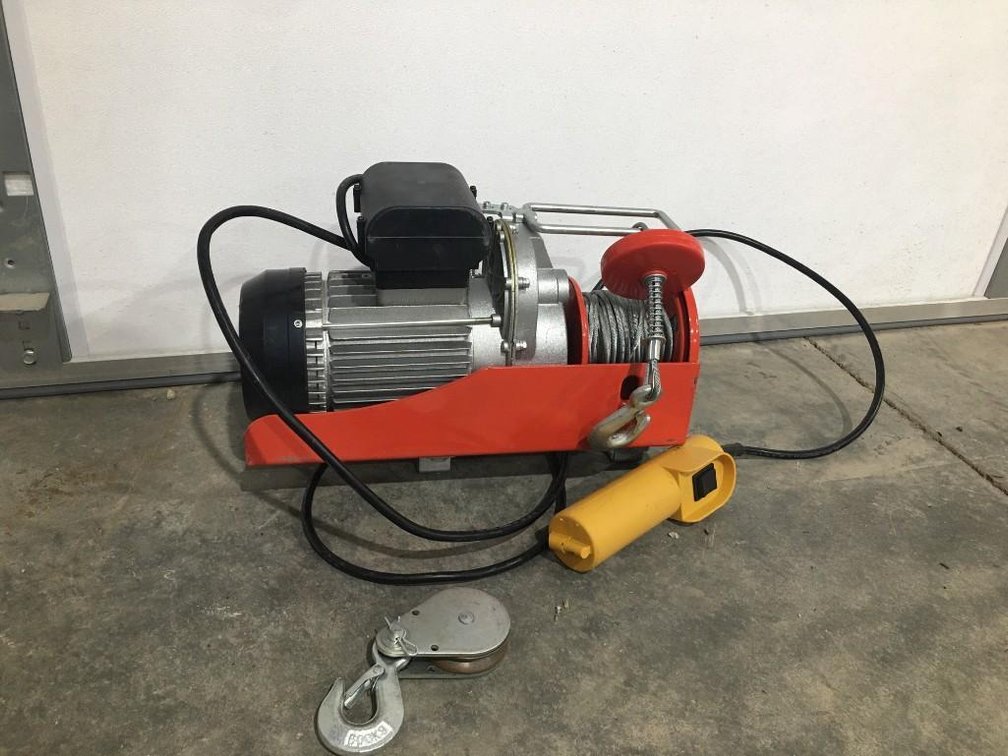 Haul Master 1300 Lb Electric Hoist W/ Remote Control 