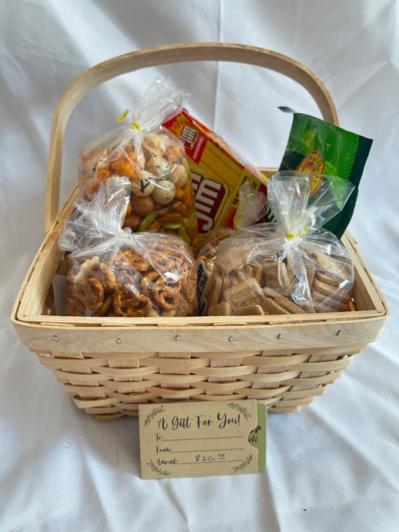 Cheeseshop snack basket