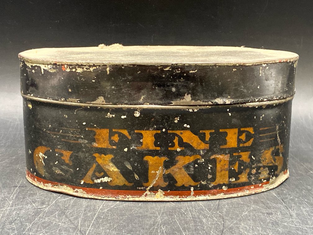 Toleware "Fine Cakes" Oval Pantry Box
