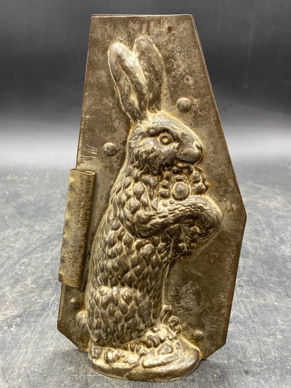 Vintage Rabbit Mold