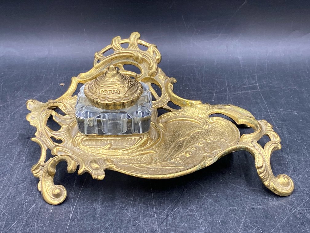 Virginia Metalcrafters Ornate Brass Inkwell Set