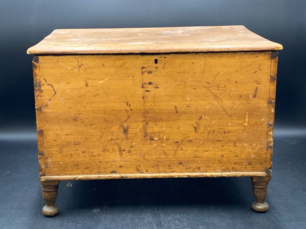 New Market Virginia Style Miniature Blanket Chest