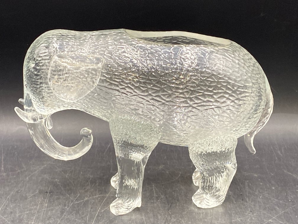 Pebbled Glass Elephant Planter