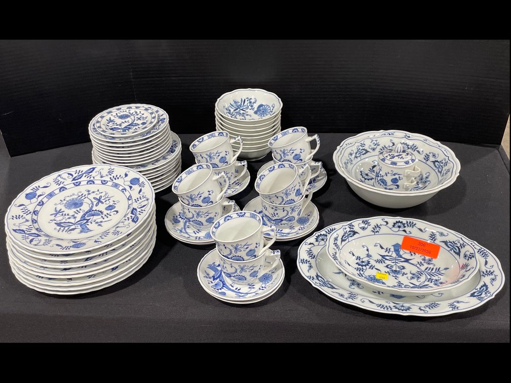 Vienna Woods Blue Danube Dinnerware Set