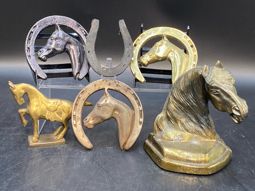 Metal Horse & Horseshoe Adornments