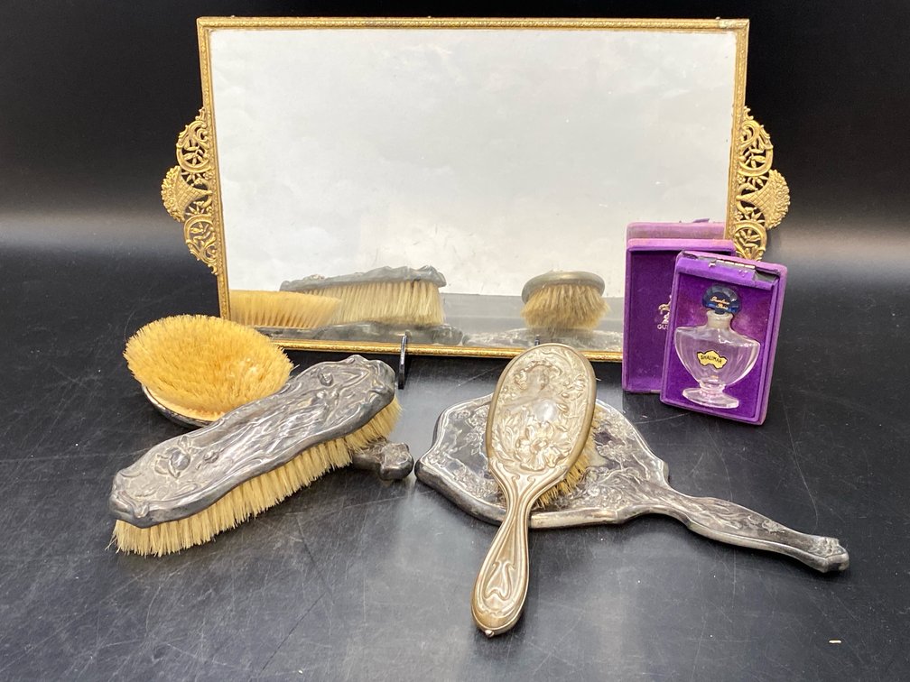 Ladies' Vanity Articles