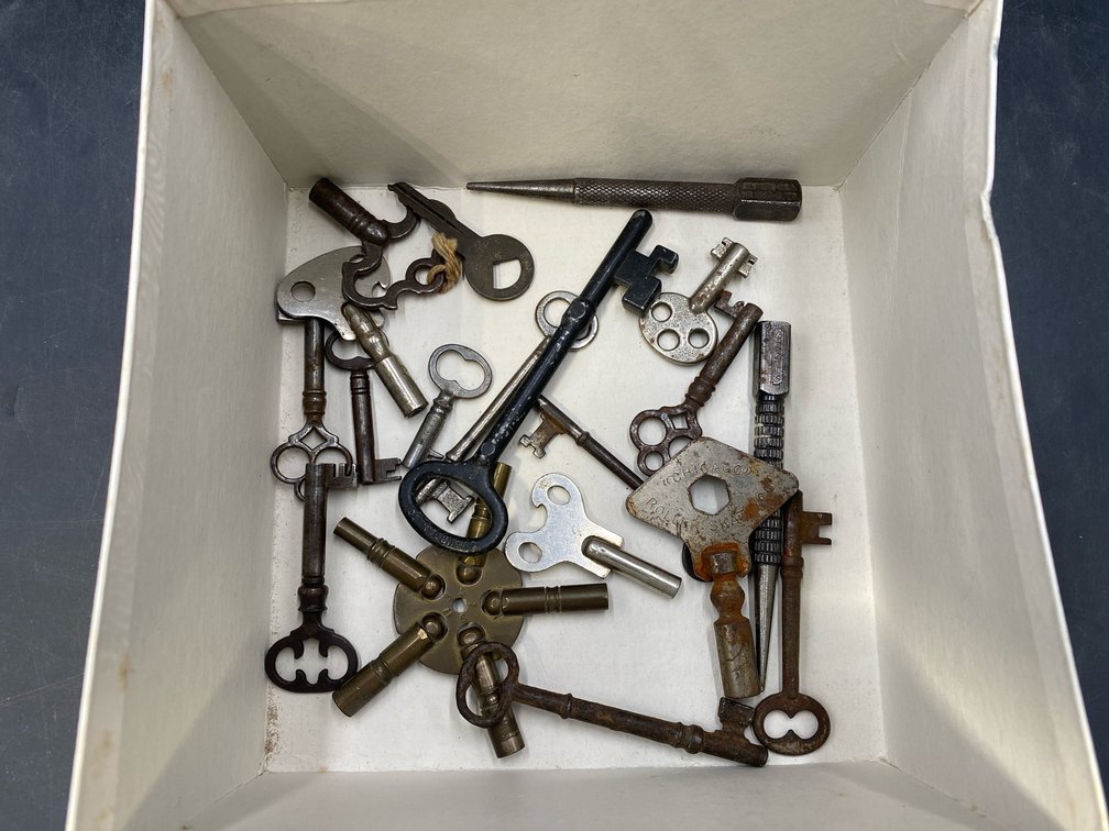 Vintage Skeleton and Related Keys