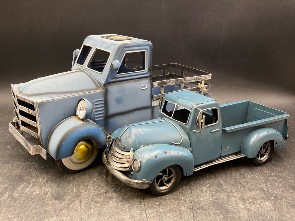 Decorative Metal Trucks