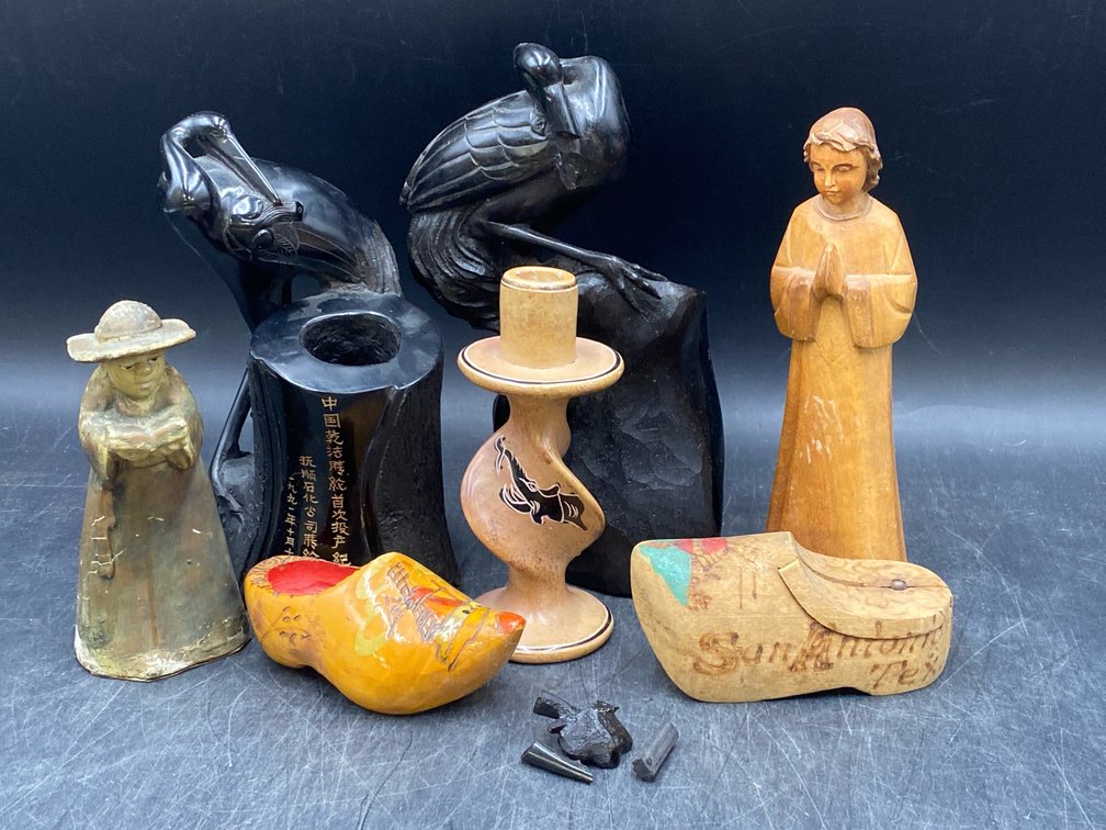 Figural & Related Decor