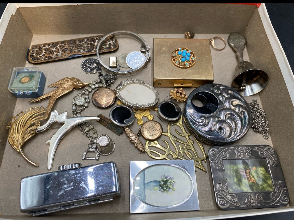 Ladies' Vanity Articles