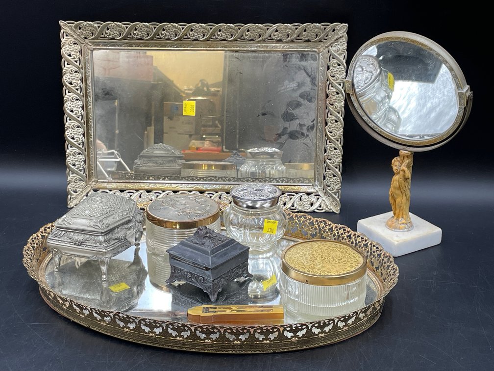 Ladies' Vanity Finds