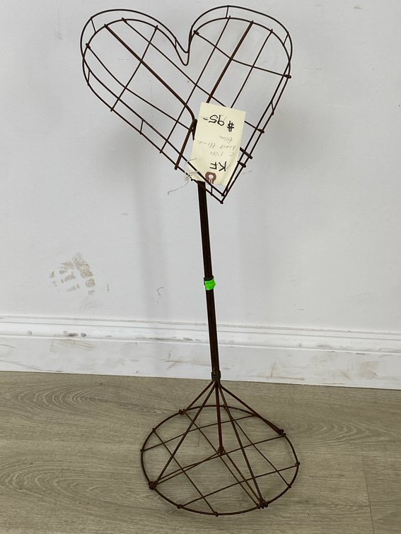 Rustic Wire Heart Standing Display