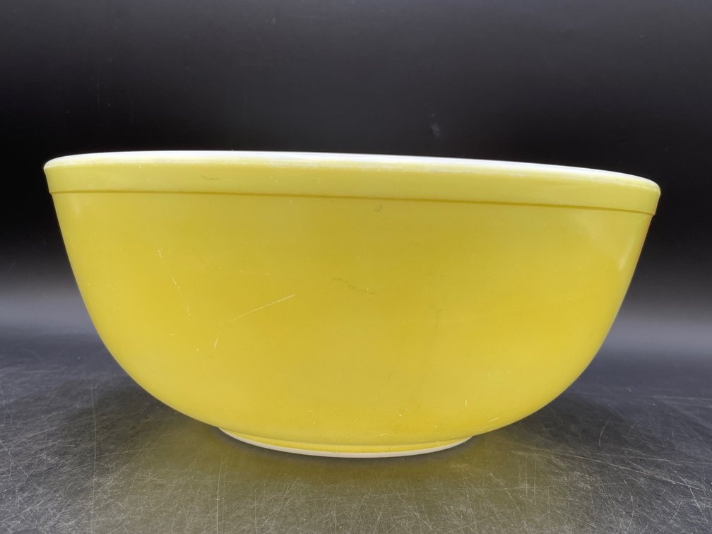 Pyrex 4 Qt. Yellow Mixing Bowl