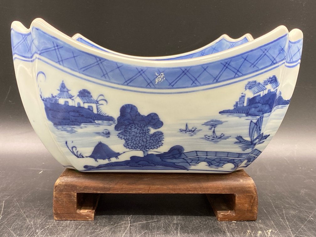 Chinoiserie Cut Corners Bowl