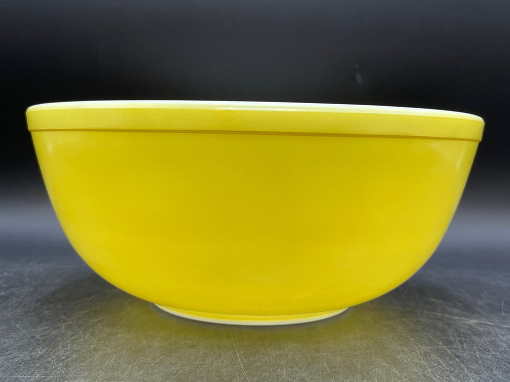 Pyrex Yellow 4Qt. Mixing Bowl