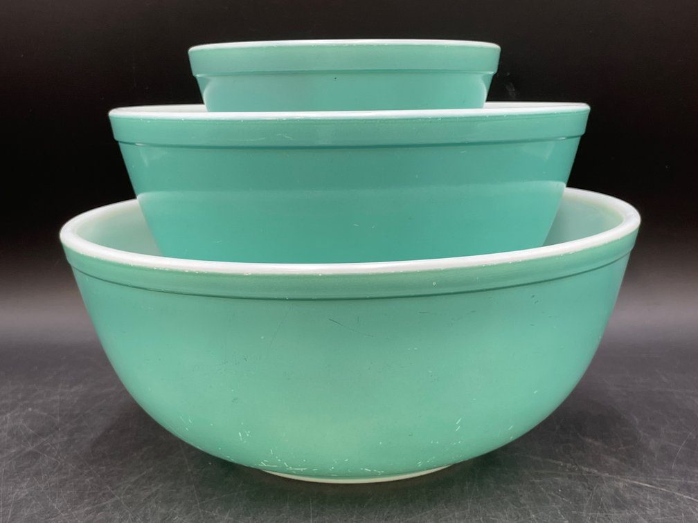 Pyrex Turquoise Nesting Mixing Bowl Set