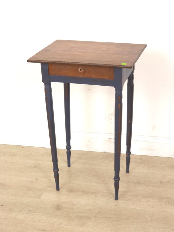 Painted Side Stand