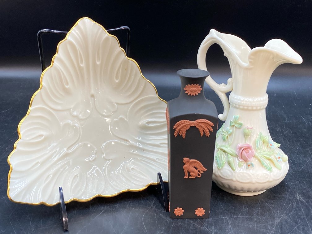 Wedgwood, Lenox & Belleek Articles