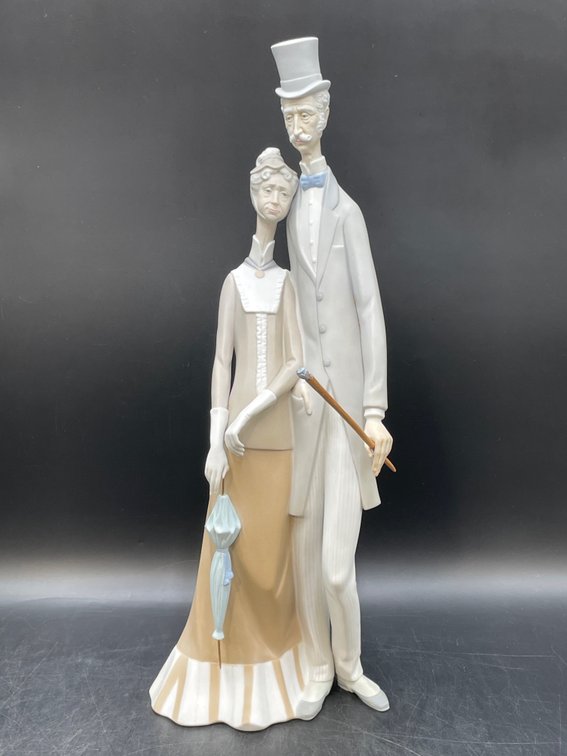 Lladró Edwardian Couple