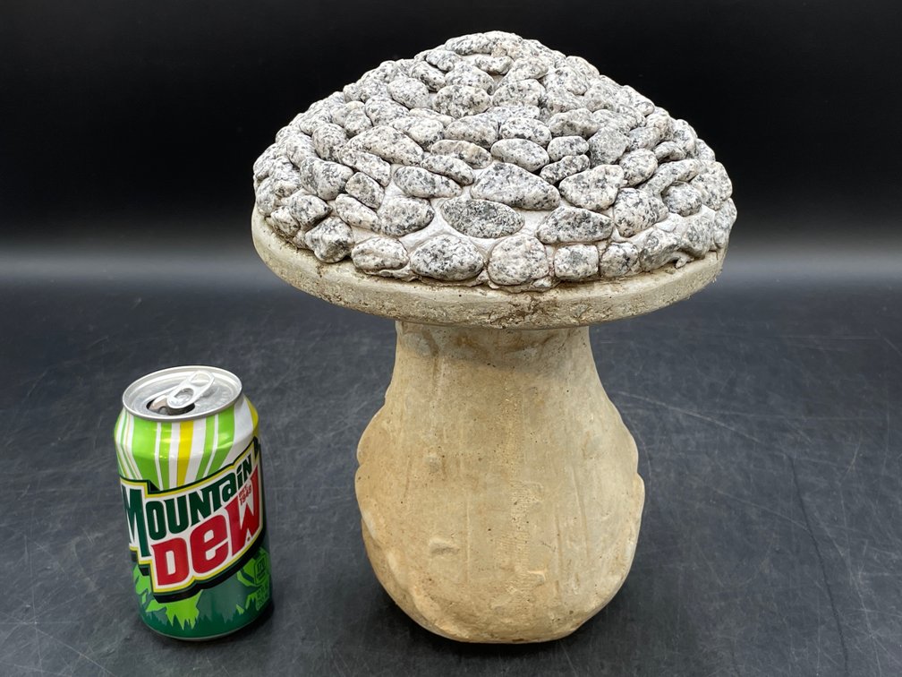 Mushroom Garden Statue