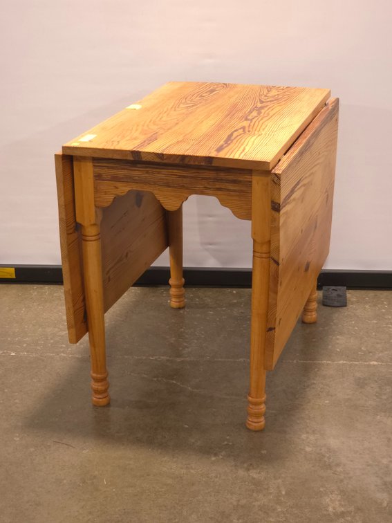 Pine Drop Leaf