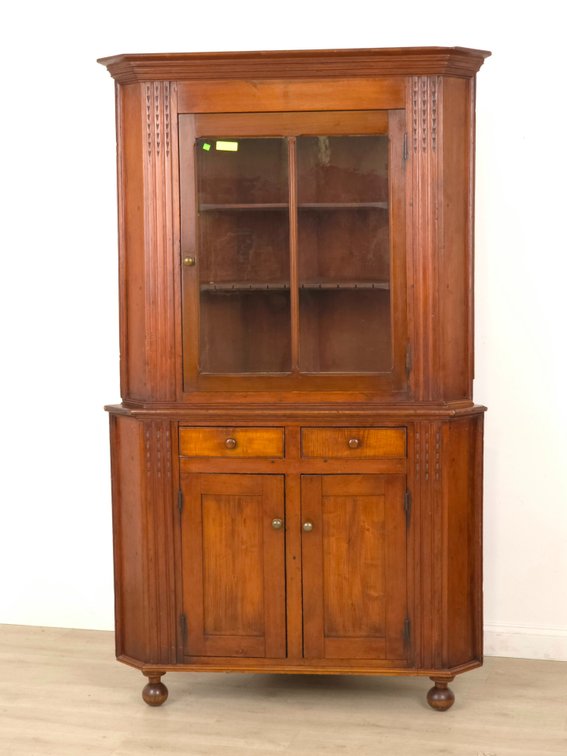 Early Corner Cabinet