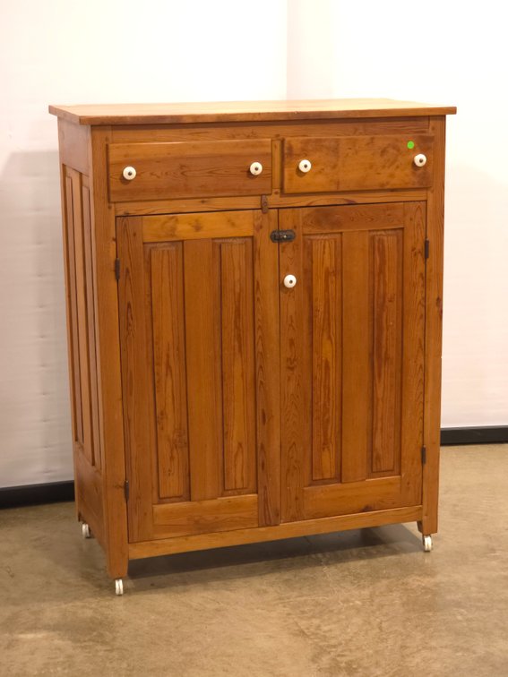 Benchmade Jelly Cupboard