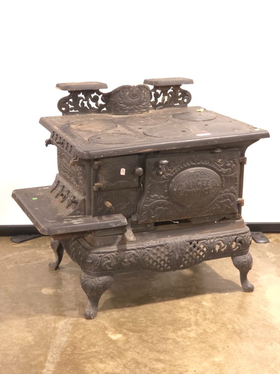Magee "Cottage" Cast Iron Range