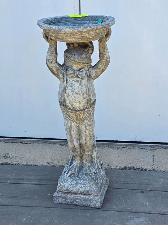 Toad Plant Stand