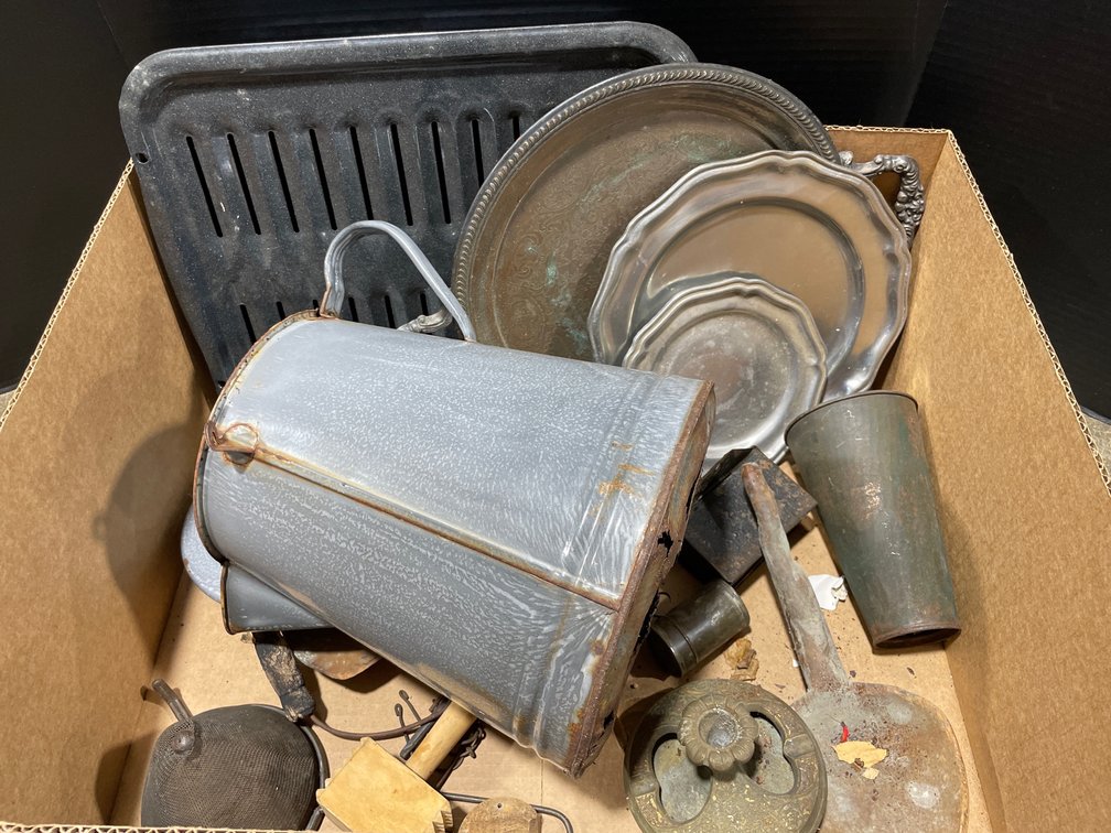 Vintage Kitchen Articles