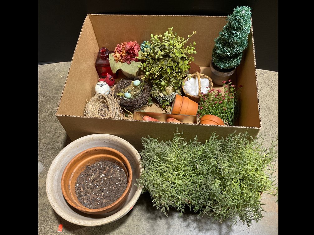 Flower Pots & Home Decor