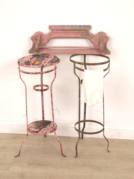 Painted Basin Stand Lot